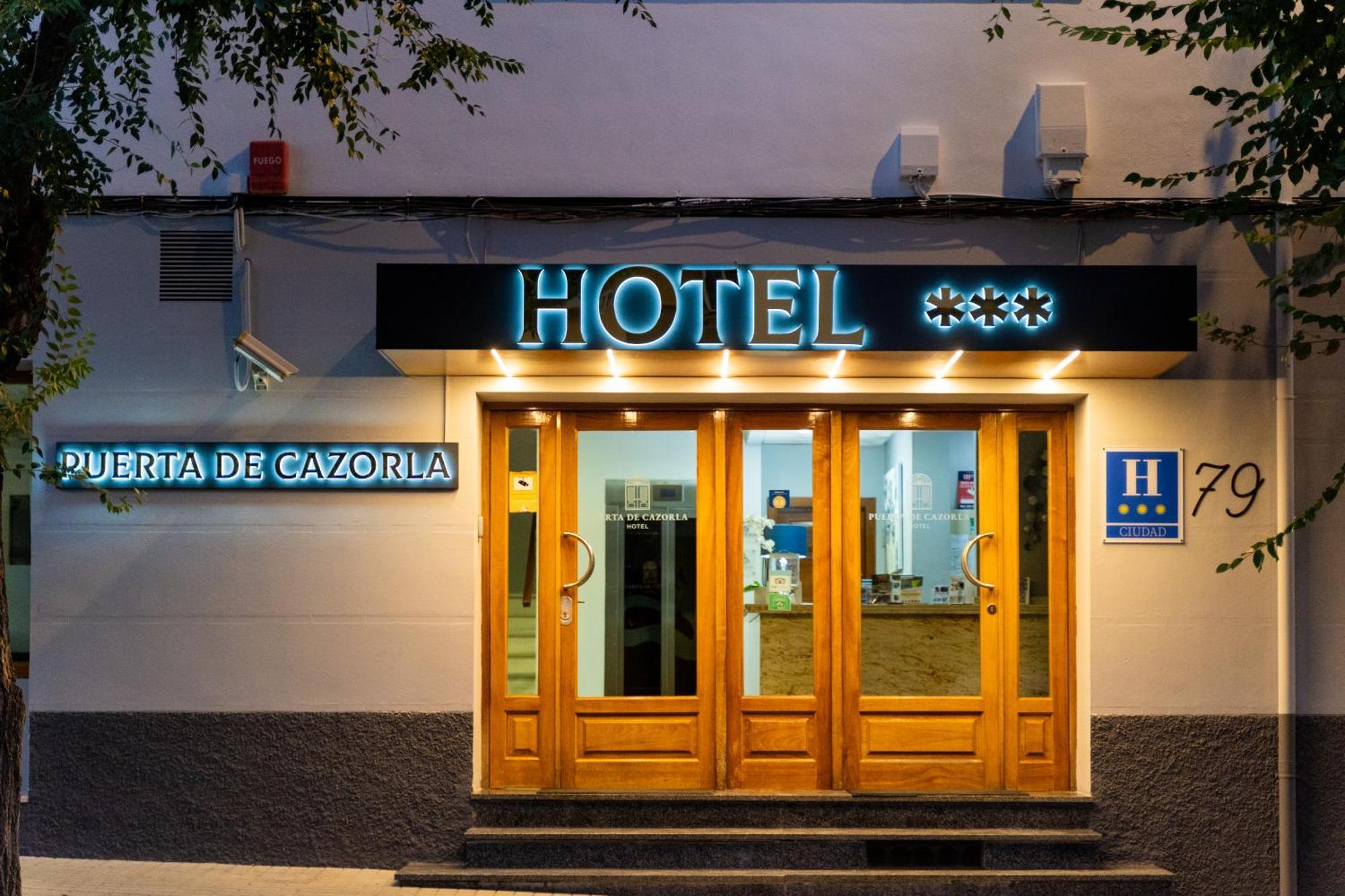 Hotel Puerta De Казорла Екстериор снимка