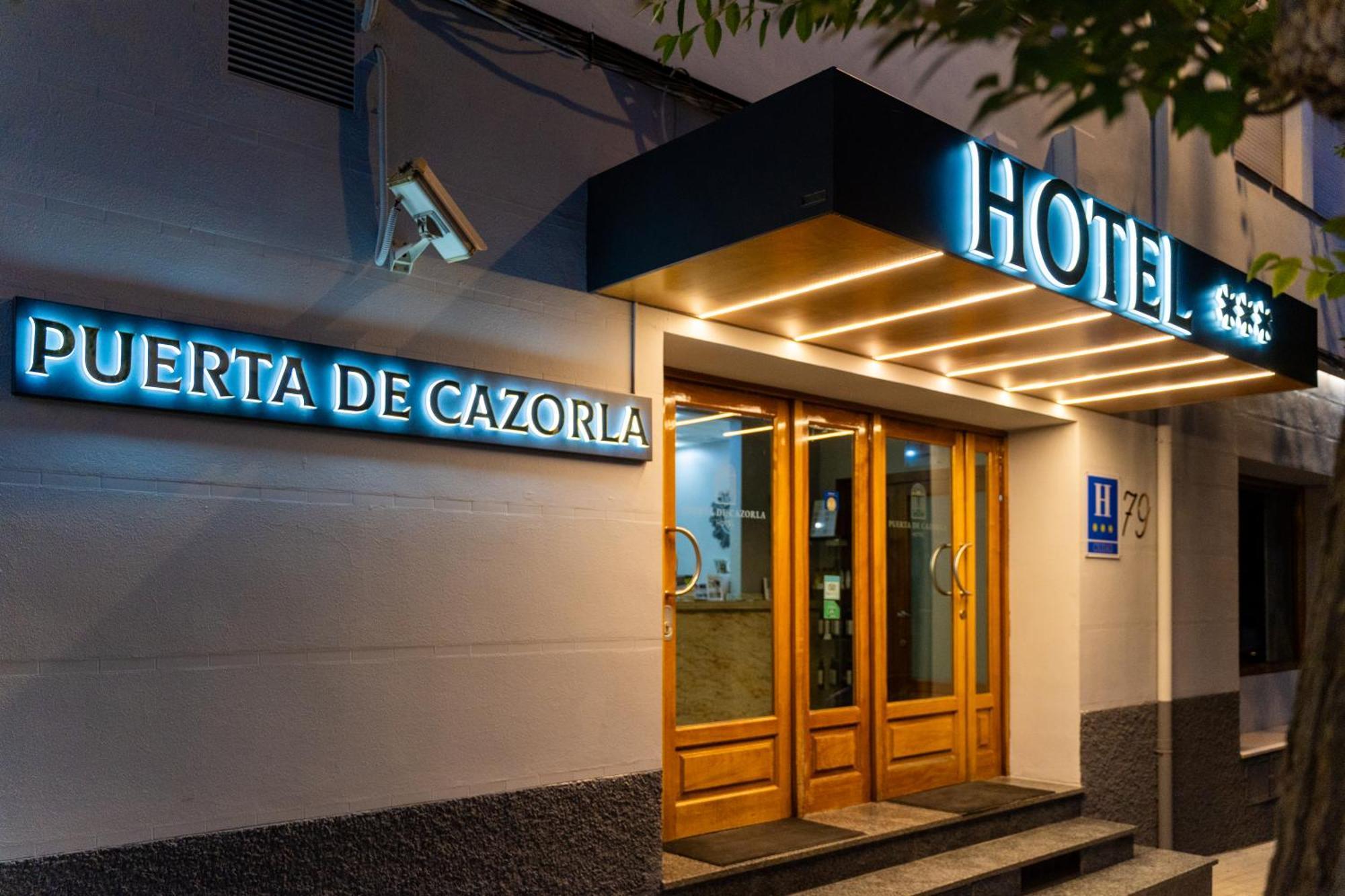 Hotel Puerta De Казорла Екстериор снимка