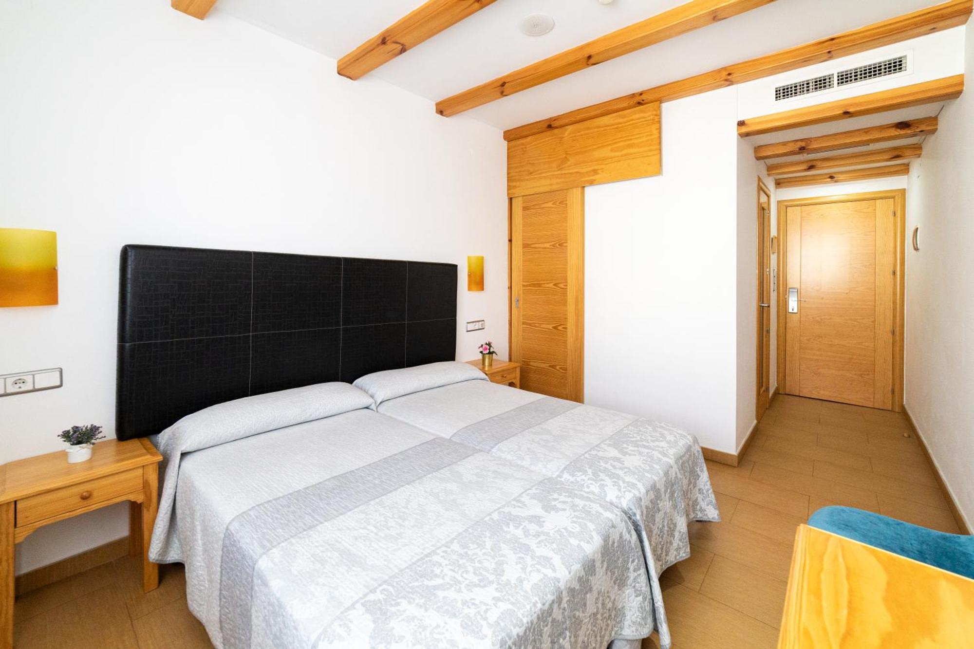 Hotel Puerta De Казорла Екстериор снимка