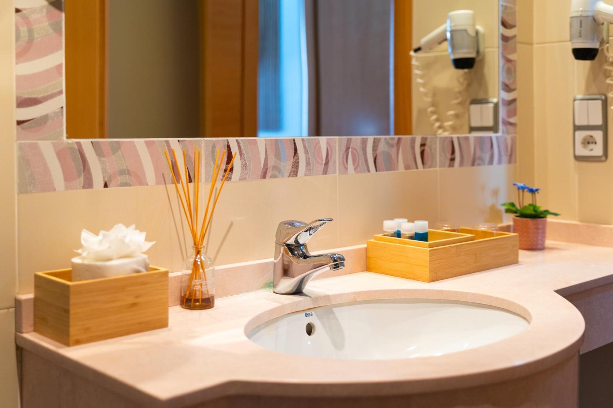 Hotel Puerta De Казорла Екстериор снимка